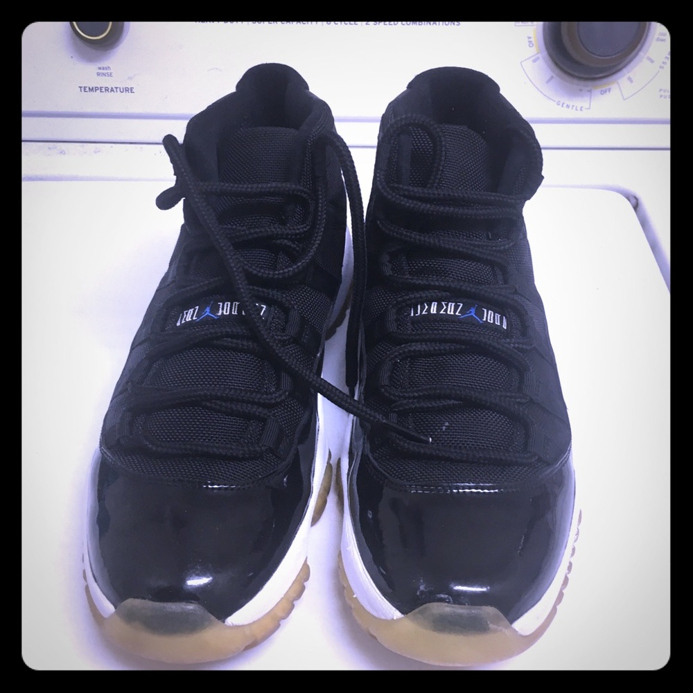 Retro 11 Jordan space jam